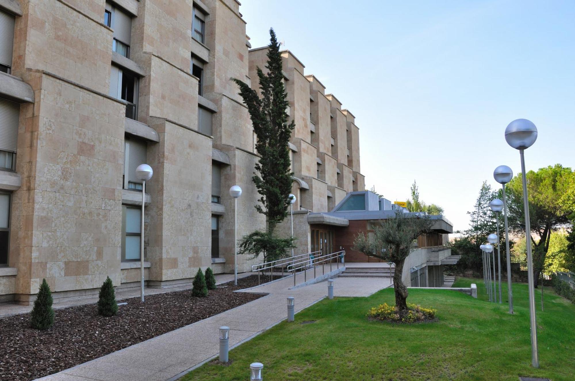 Residencia Universitaria Resa Hernan Cortes Salamanca Dış mekan fotoğraf